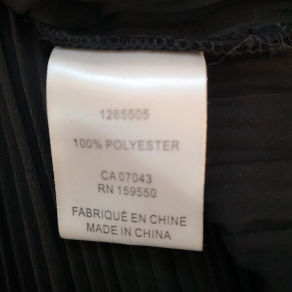 Rachel Zoe Black Ladies Sleeveless Size Medium Straight Fit V-neck Blouse - Picture 6 of 9